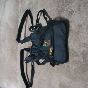 OUTWARD HOUND Carrier